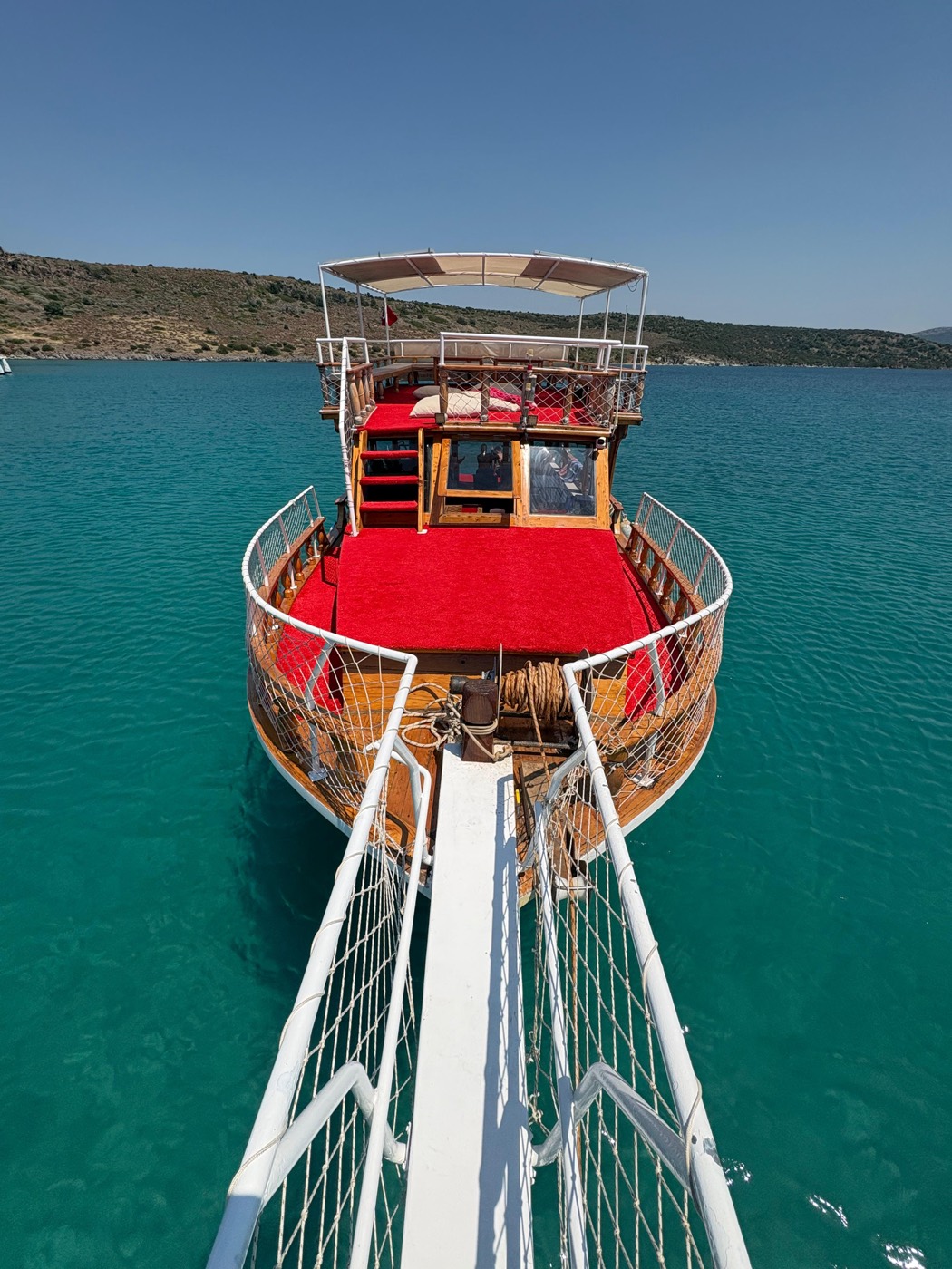 Özel VIP Yat Turu — Çeşme Tekne Turu